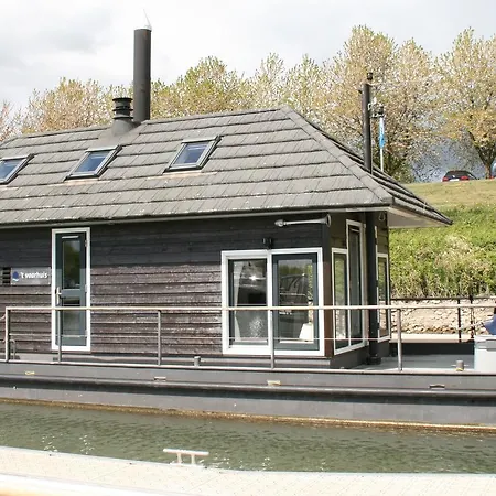 Vakantiehuis Op Het Water ספינת מלון Olburgen